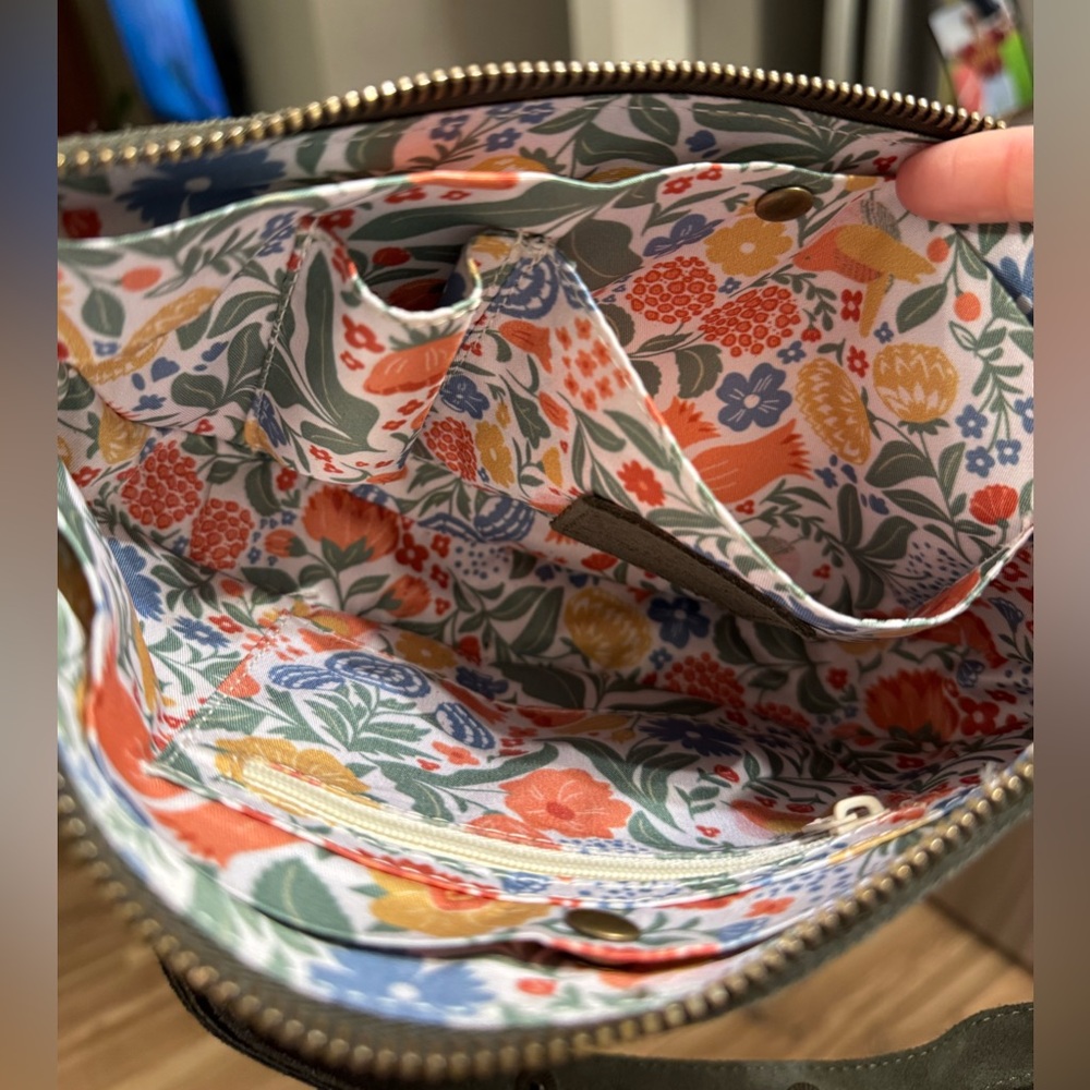 Lyons Leather Co. Moss Bee - Picture 4 of 6